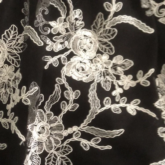 ADRIANNA PAPELL women’s skirt size 4 - Picture 4 of 4